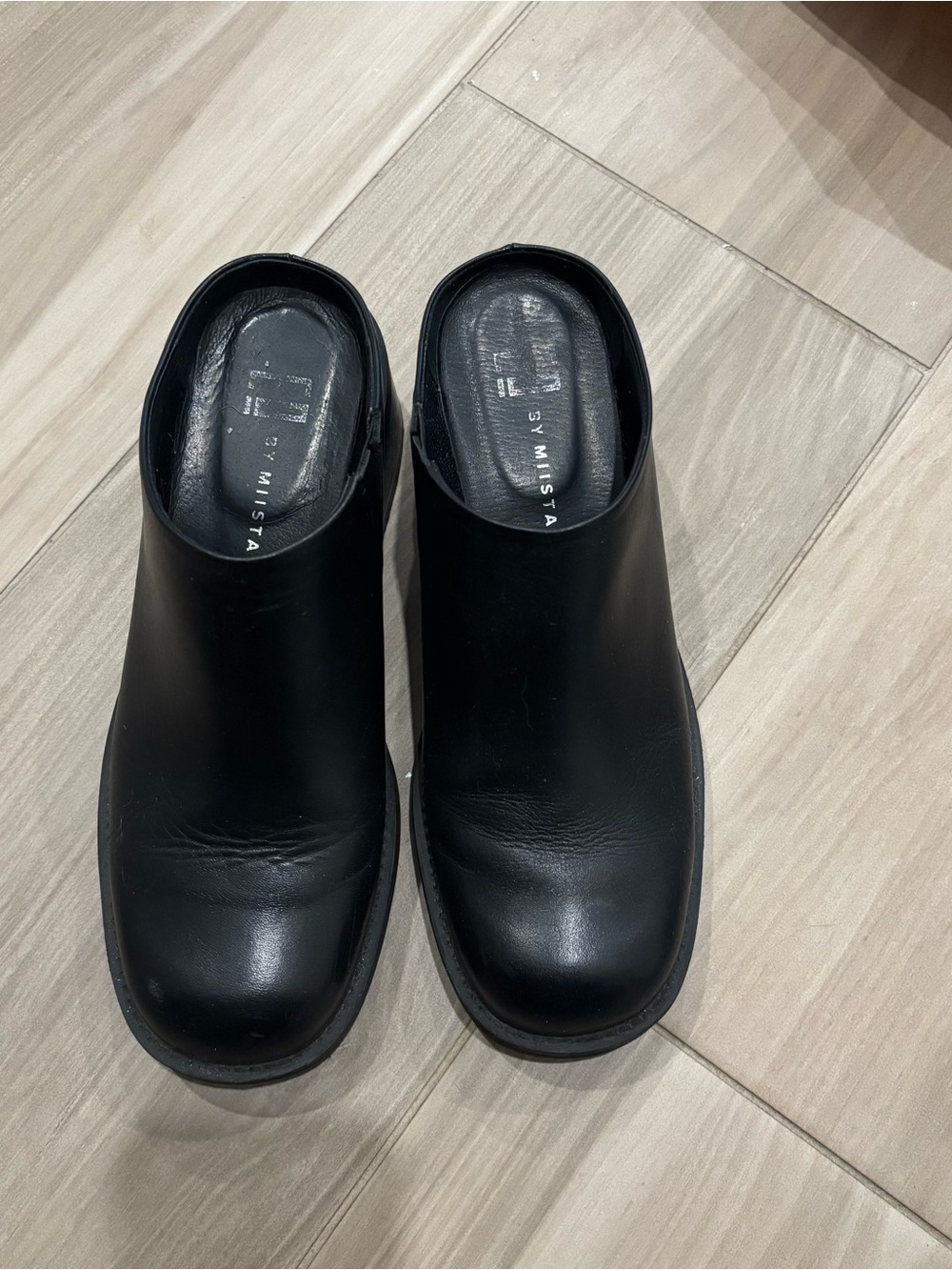 Miista Black Leather Slip-On Mule Clogs - Picture 3 of 4